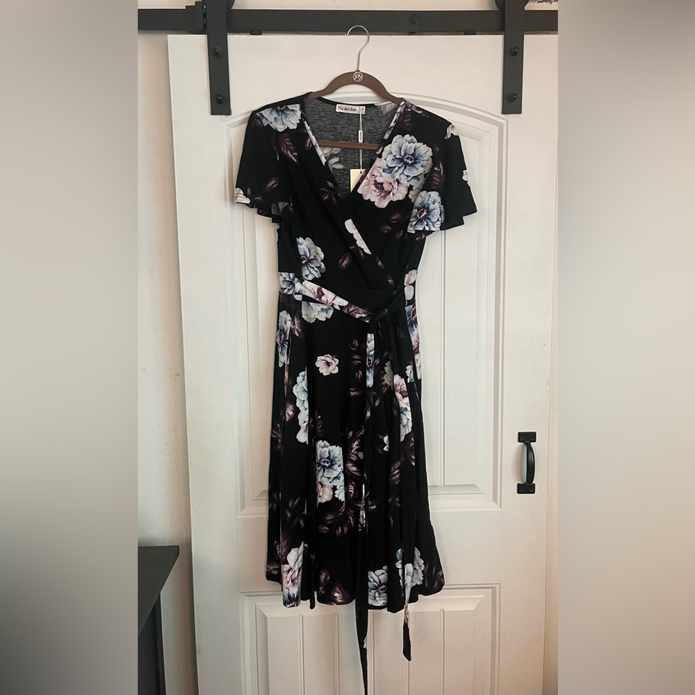 Nemidor floral v-neck dress with waist tie sz 14